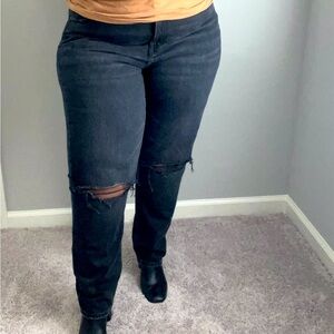 AMERICAN EAGLE 20 long black jeans.